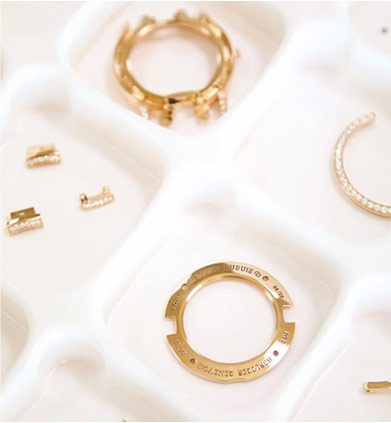 零件清洗完毕后将机芯装入表壳并进行检测-宇舶售后维修服务中心