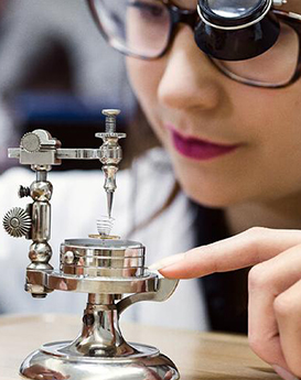 温妮·珍尼丝-重庆宇舶维修中心制表师